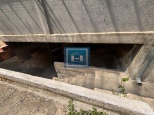 Plac i kuća na odličnoj lokaciji