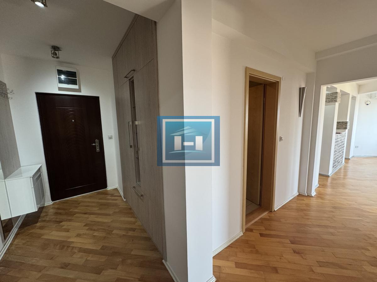 Trosoban stan sa velikim potencijalom
