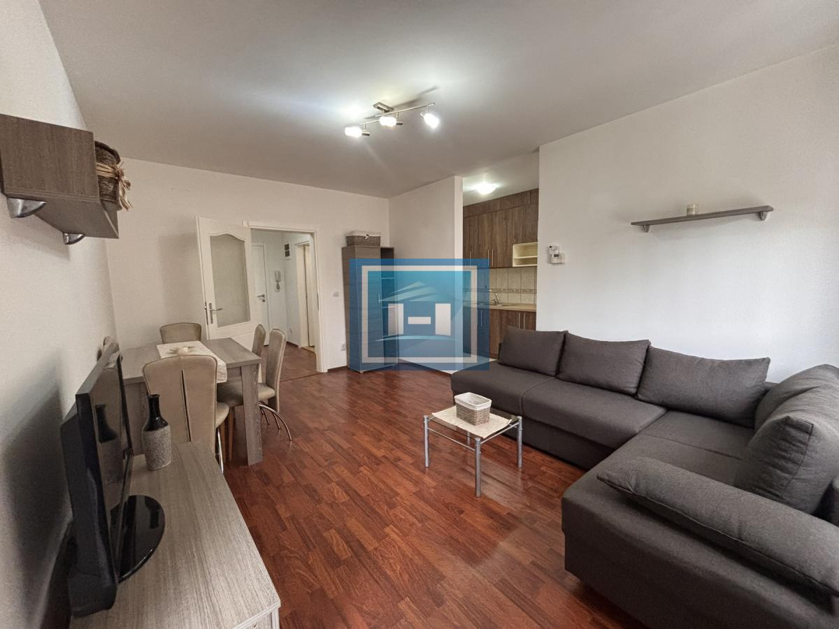 Stan koji osvaja izgledom, a zadržava funkcionalnošću – centar grada, 56m²