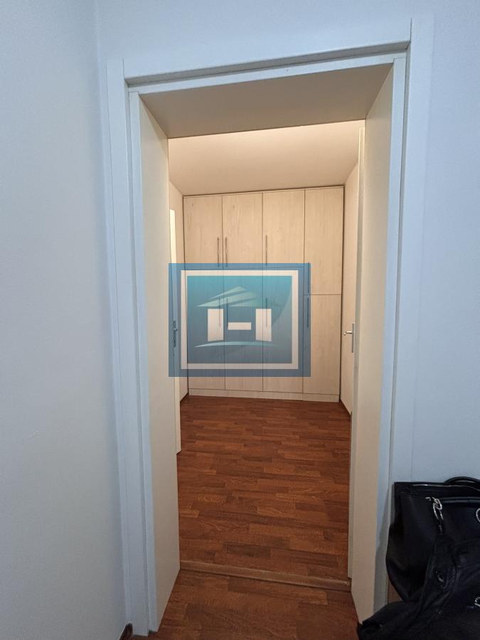 Stan koji osvaja izgledom, a zadržava funkcionalnošću – centar grada, 56m²