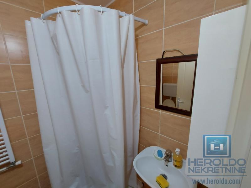 Garsonjera od 26m2 za izdavanje u blizini centra