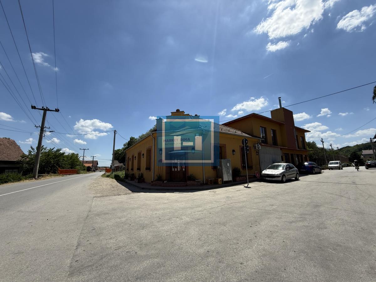 Objekat u samom centru sela pored magistrale u funkciji marketa