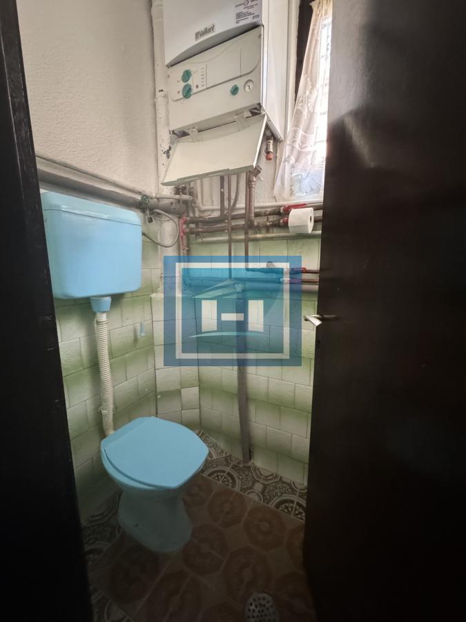 Veliki lokal sa dvorištem-idealan za vrtić ili školicu