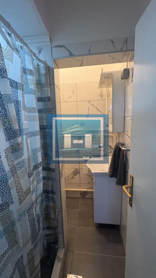 PRODAJA STANA SA LOKALOM – 40 m², KOMPLETNO OPREMLJEN