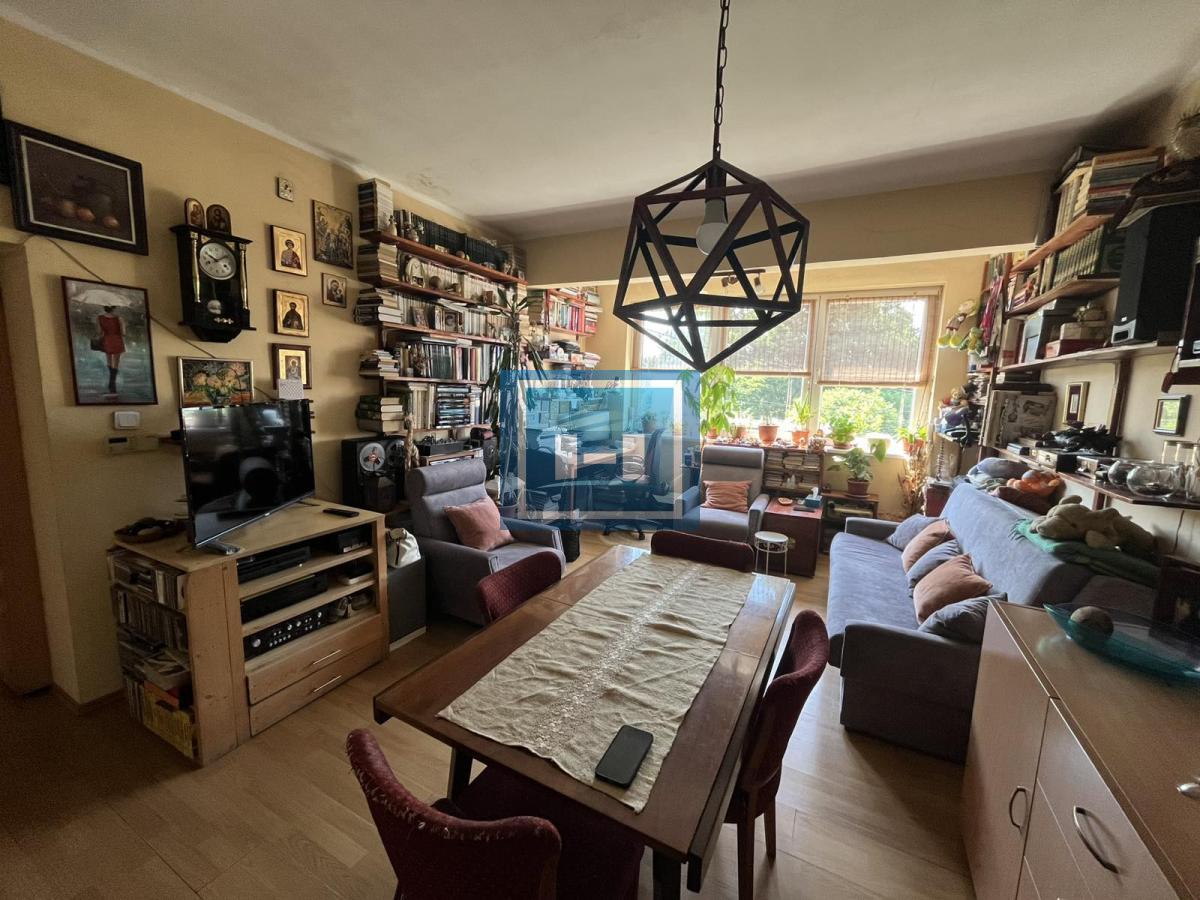 Dvosoban stan 58 m², prvi sprat