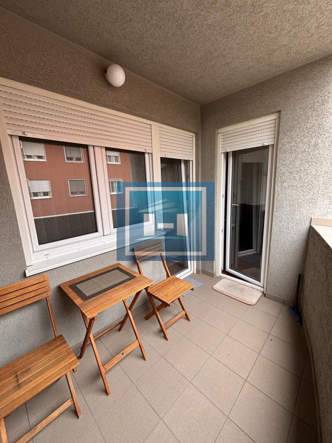Stan koji osvaja izgledom, a zadržava funkcionalnošću – centar grada, 56m²