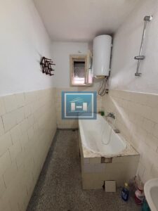 Plac i kuća na odličnoj lokaciji