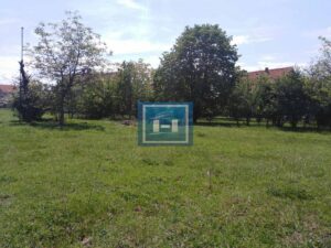 Na prodaju kuća sa velikim placem