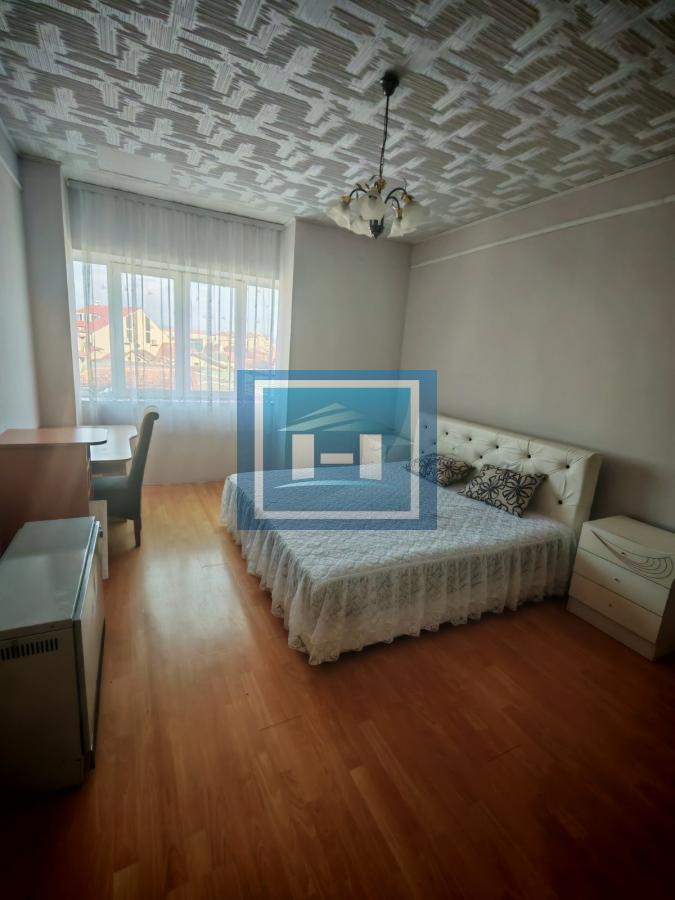 Izdajemo dvosoban stan kod zelene pijace
