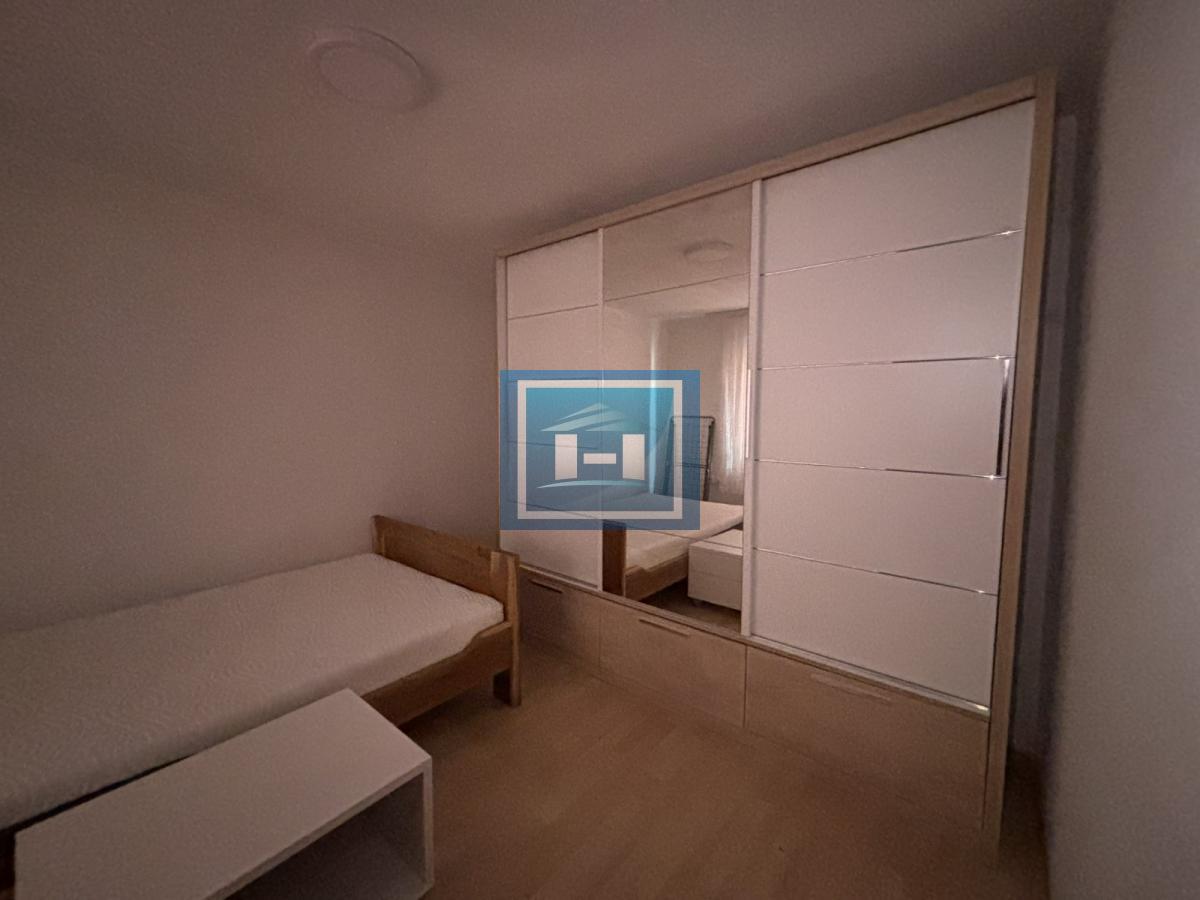 Na prodaju dve kuće u Smederevskoj Palanci – odlična lokacija, useljivo