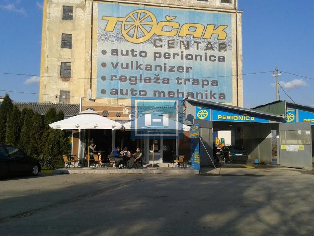 Poslovni objekat – autoperionica – kafić – centar grada