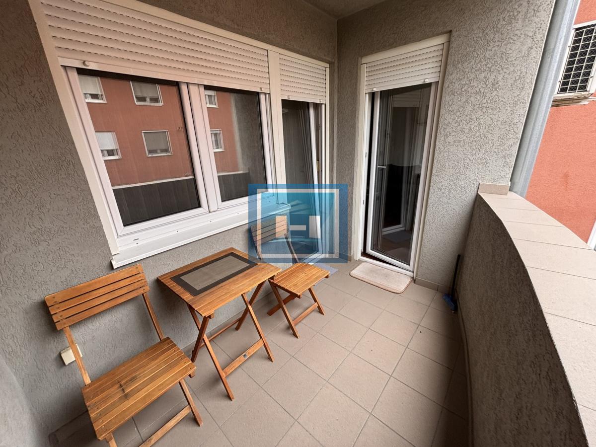 Stan koji osvaja izgledom, a zadržava funkcionalnošću – centar grada, 56m²