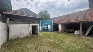 Kuća na odličnoj lokaciji -glavni put,na samo par kilometra od grada