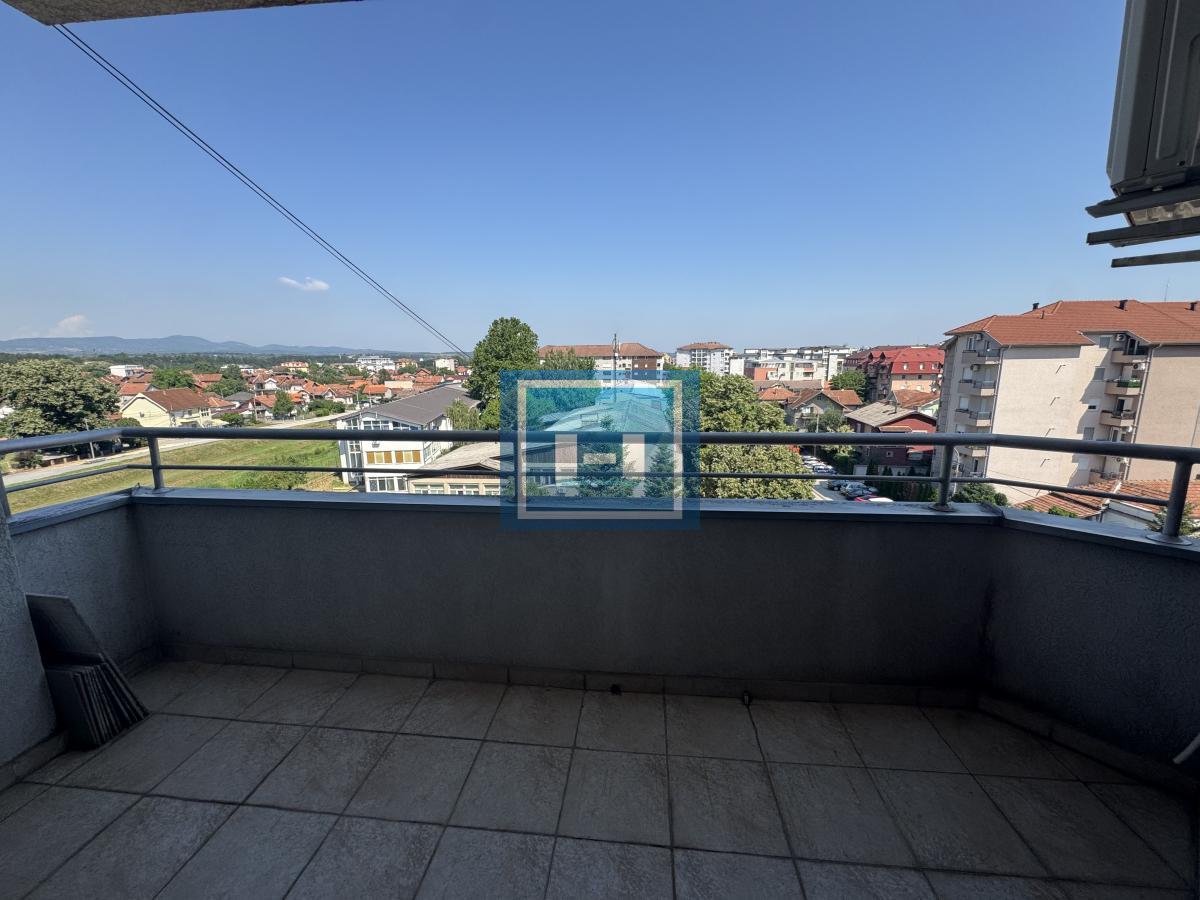 Trosoban stan sa velikim potencijalom