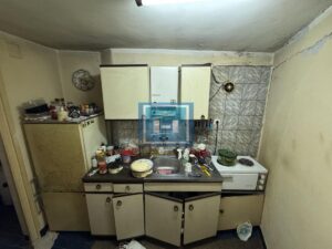 DVE KUĆE LOKAL I KIOSK NA ODLIČNOJ LOKACIJI