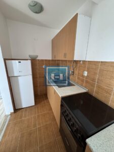 Ne propustite! Namešten stan sa velikom terasom i odličnim rasporedom na traženoj lokaciji