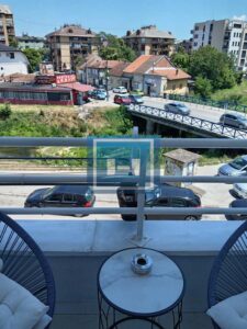 Na prodaju kompletno renovirana garsonjera u širem centru grada