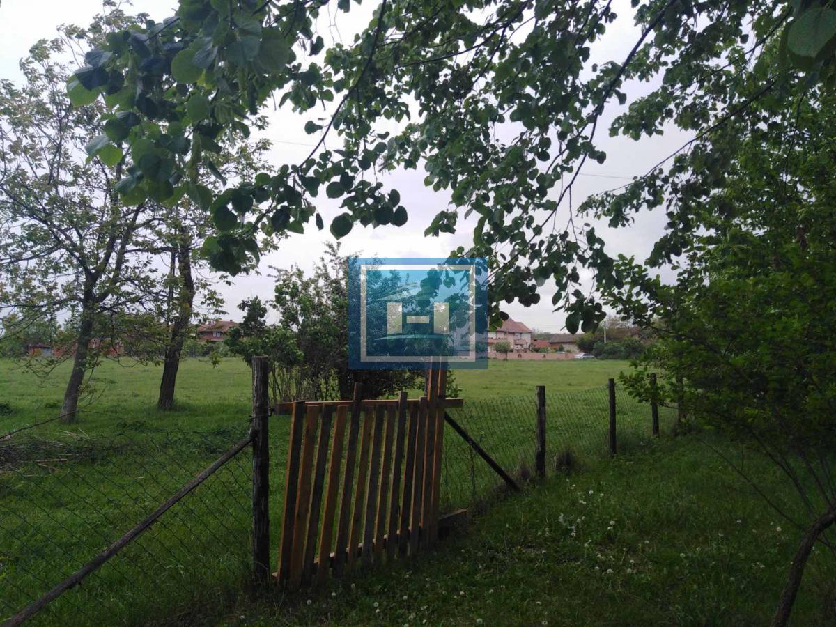 Na prodaju kuća sa velikim placem