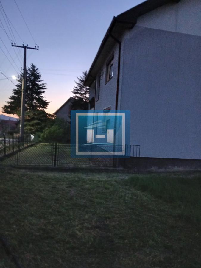 Na prodaju kuća sa velikim placem