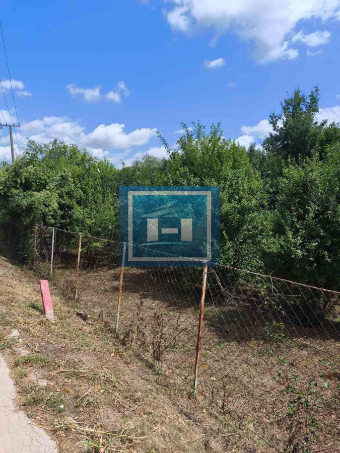 Na prodaju voćnjak sa 40 sadnica šljiva