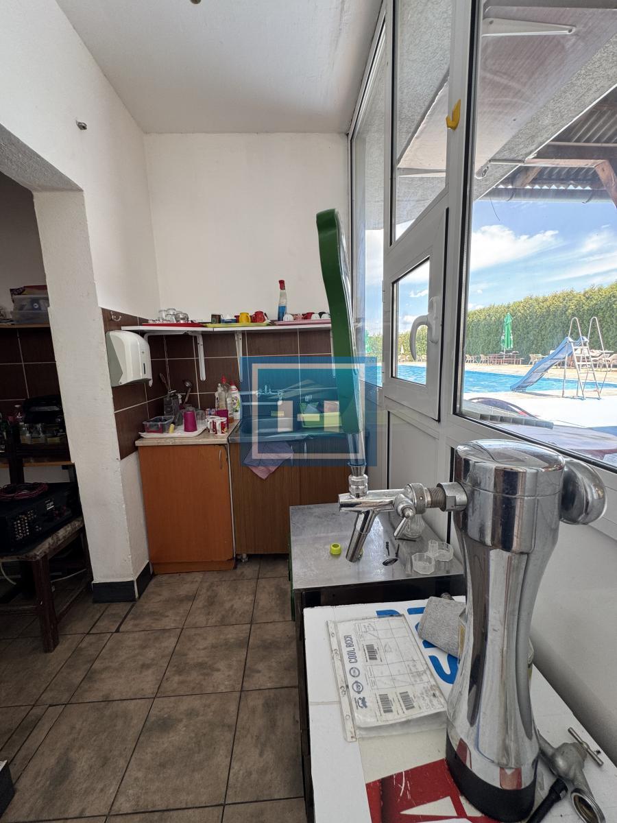 GRADSKI BAZEN SA STAMBENIM OBJEKTOM