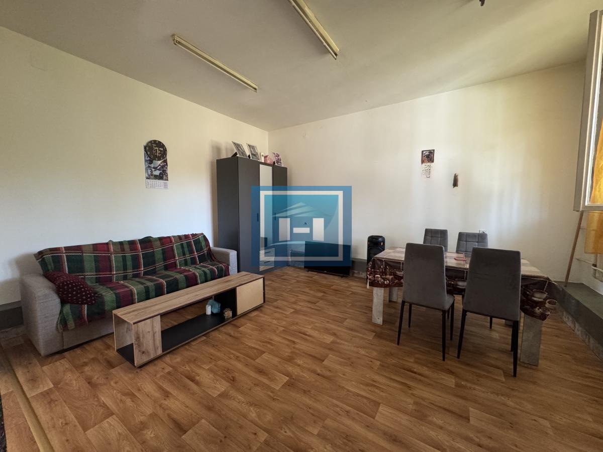 Dvosoban stan u Resavici 49 m²