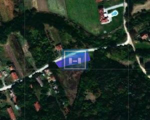 Na prodaju voćnjak sa 40 sadnica šljiva