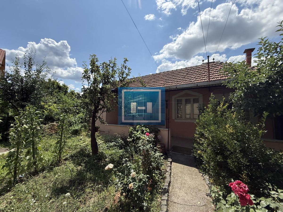 Na prodaju kuća u širem centru grada u ulici Kneza Lazara
