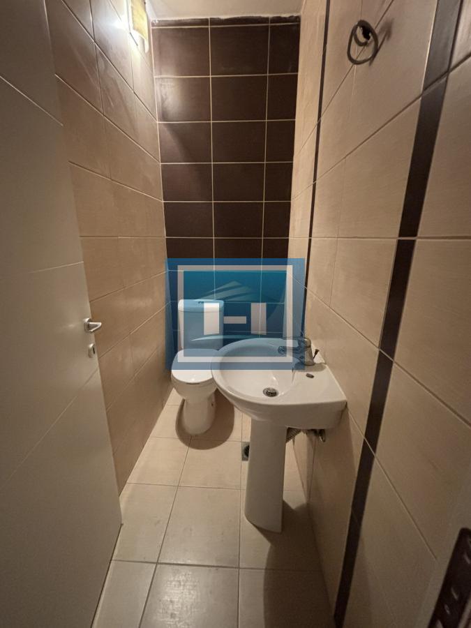 Prelep trosoban stan kompletno namešten