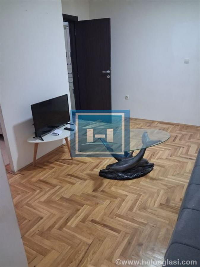 DVOSOBAN STAN NA LEDINAMA
