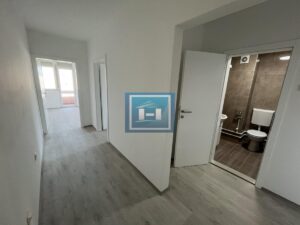 Stan sa neverovatnim potencijalom – potpuno renoviran, tri terase i mogućnost kupovine putem stambenog kredita