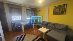 Na prodaju dvosoban stan od 60 m² – dve terase, lift, mogućnost kupovine putem stambenog kredita