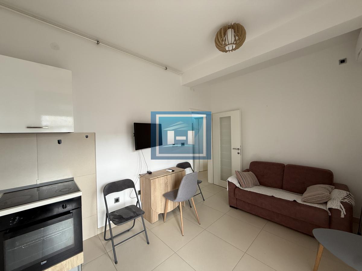Stan u novoj zgradi u glavnoj ulici – sam centar grada, idealan za život ili investiciju!