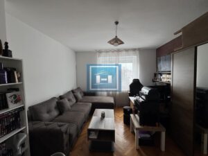 RENOVIRAN DVOSOBAN STAN U CENTRU ĆUPRIJE