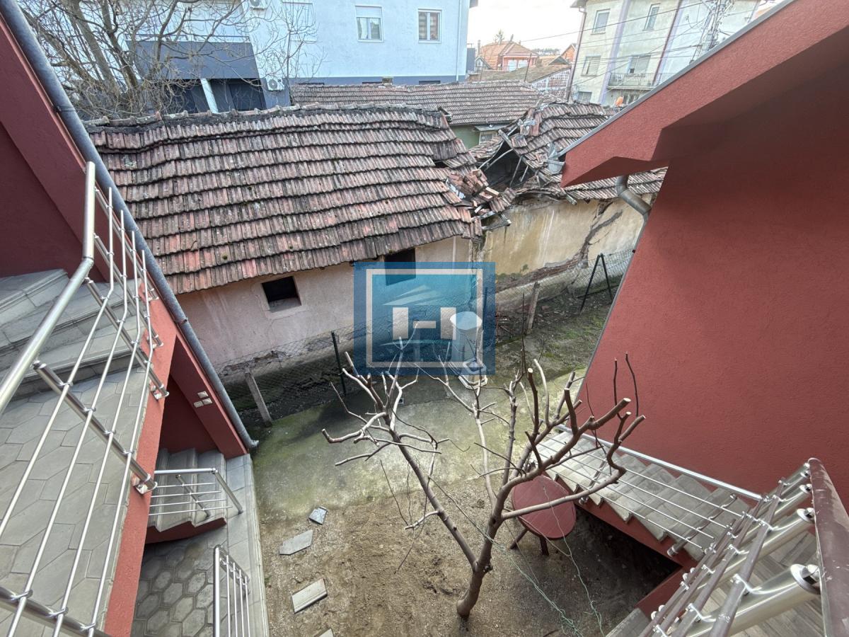 Veći poslovni prostor i nova kuća na jednom mestu u centru grada