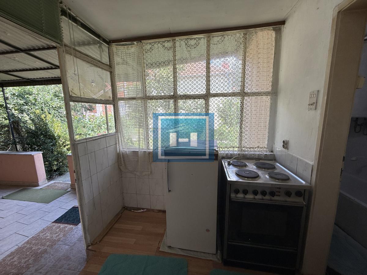 Na prodaju kuća u širem centru grada u ulici Kneza Lazara