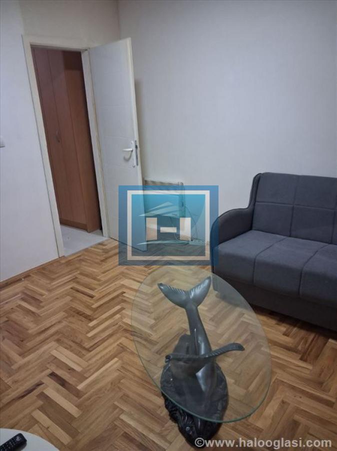 DVOSOBAN STAN NA LEDINAMA