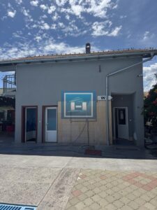 GRADSKI BAZEN SA STAMBENIM OBJEKTOM