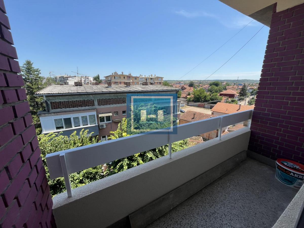 Stan sa neverovatnim potencijalom – potpuno renoviran, tri terase i mogućnost kupovine putem stambenog kredita