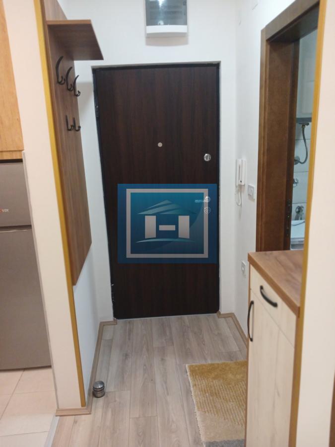 IZDAJE SE KOMPLETNO NAMEŠTEN STAN KOD AKVA PARKA U JAGODINI