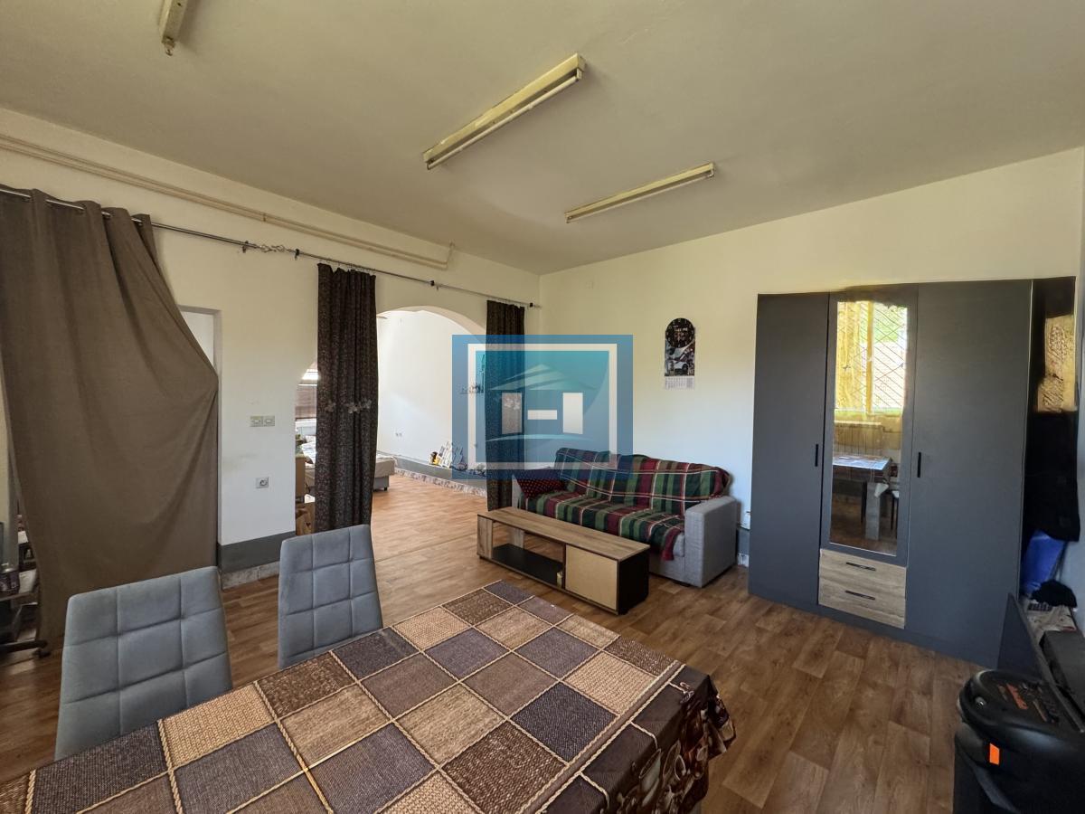 Dvosoban stan u Resavici 49 m²