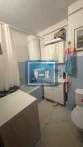 Na prodaju dvosoban stan od 60 m² – dve terase, lift, mogućnost kupovine putem stambenog kredita