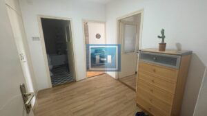Centar – Stan 50 m² sa dve terase na 2 min od pešačke zone