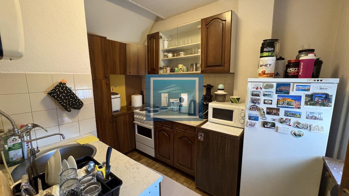 Na prodaju dvosoban stan od 60 m² – dve terase, lift, mogućnost kupovine putem stambenog kredita