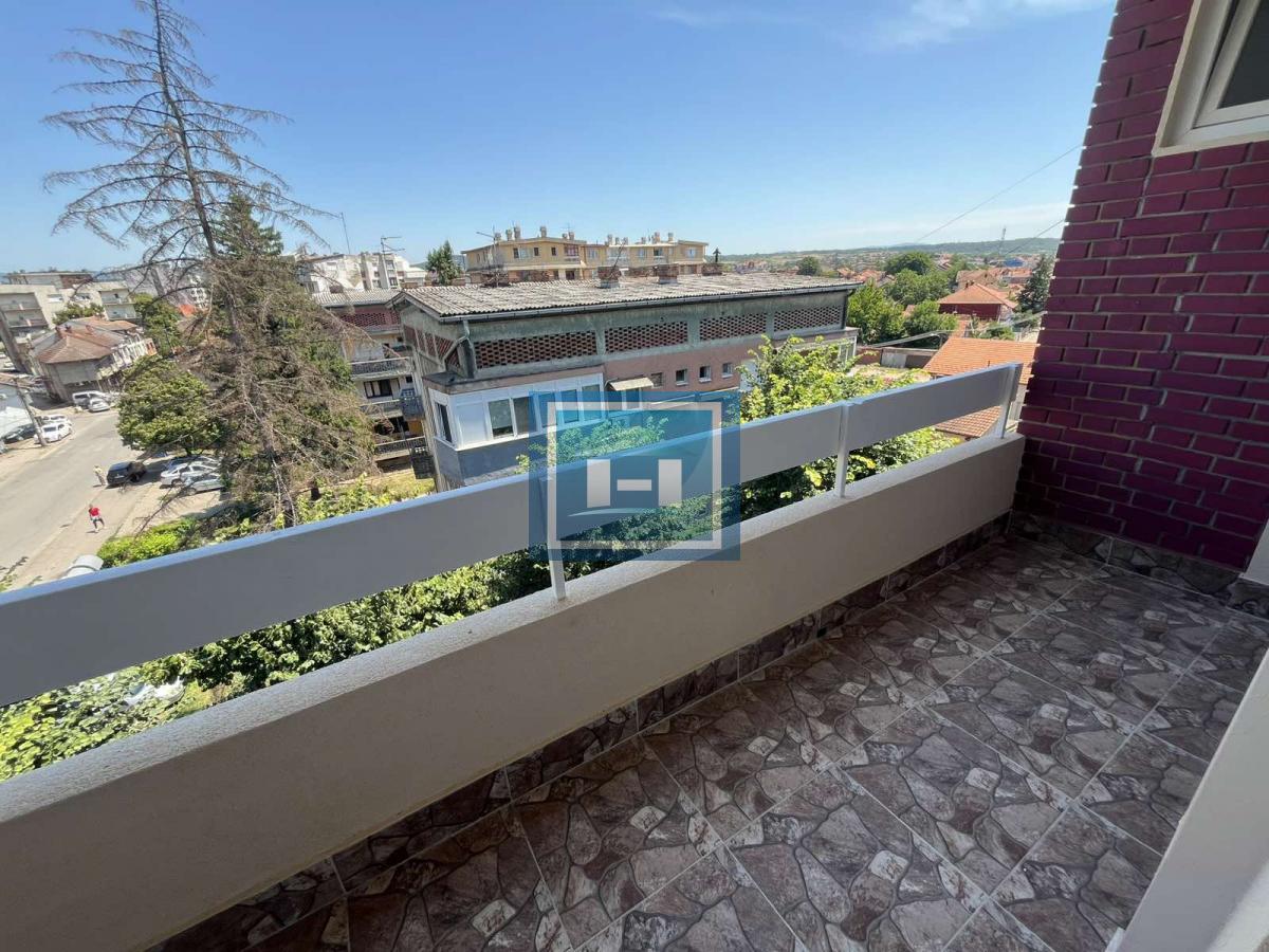Stan sa neverovatnim potencijalom – potpuno renoviran, tri terase i mogućnost kupovine putem stambenog kredita