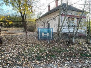 Prelepo imanje u zelenilu sa objektom