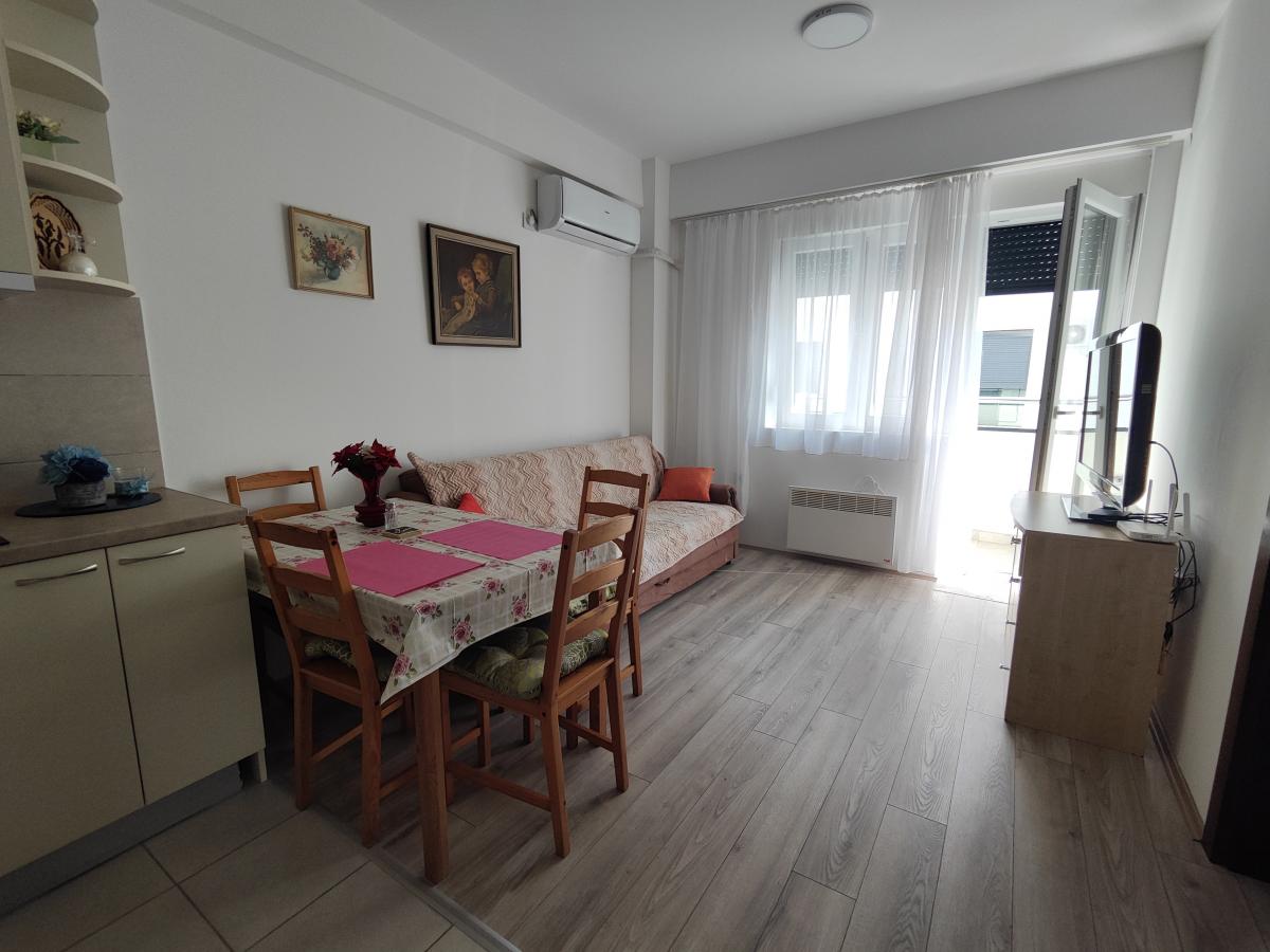 Kompletno namešten stan kod Akva parka