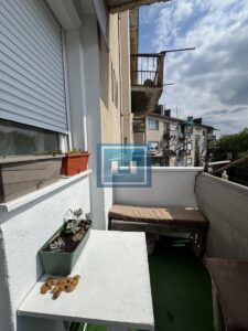 RENOVIRAN DVOSOBAN STAN U CENTRU ĆUPRIJE
