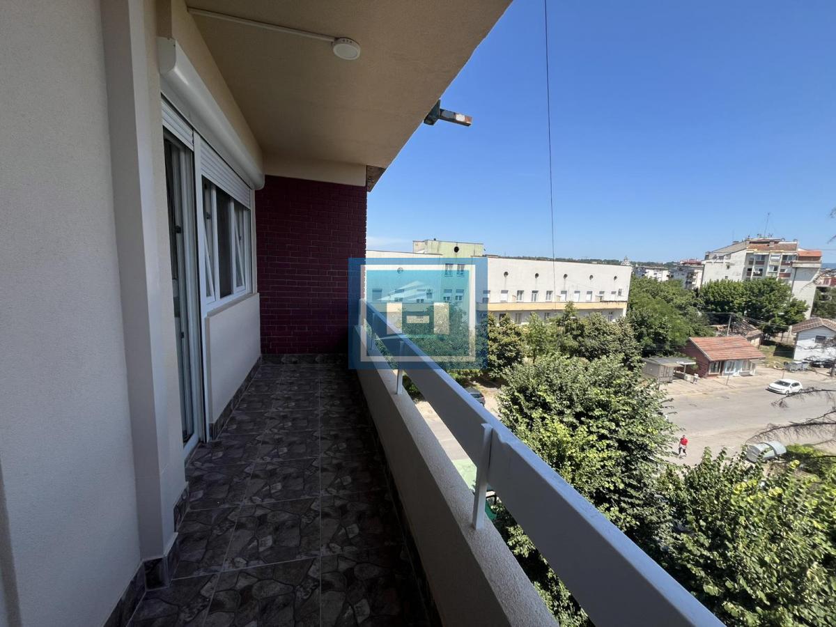 Stan sa neverovatnim potencijalom – potpuno renoviran, tri terase i mogućnost kupovine putem stambenog kredita
