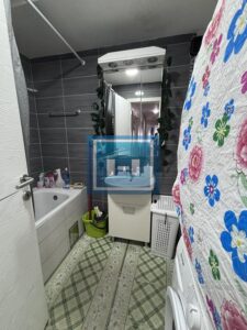 Fenomenalan trosoban stan u novoj zgradi sa garažom
